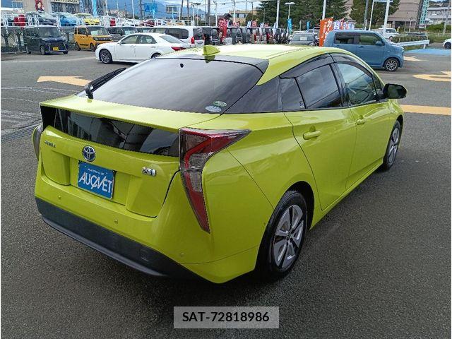 Toyota PRIUS 2016-03 8881631-1