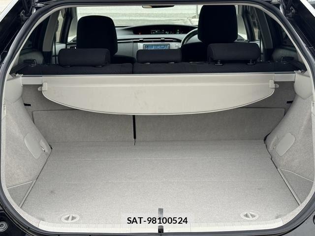 Toyota PRIUS 2014-02 8881647-10