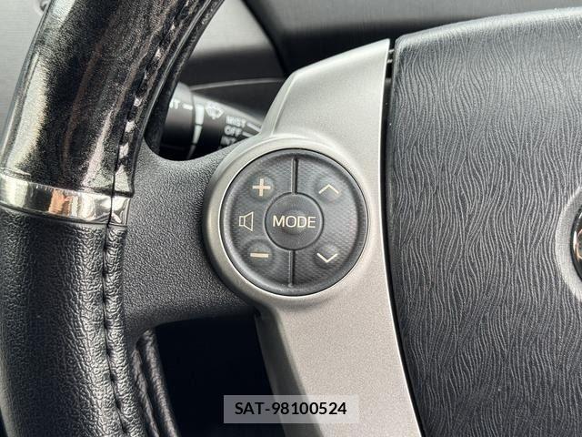 Toyota PRIUS 2014-02 8881647-12