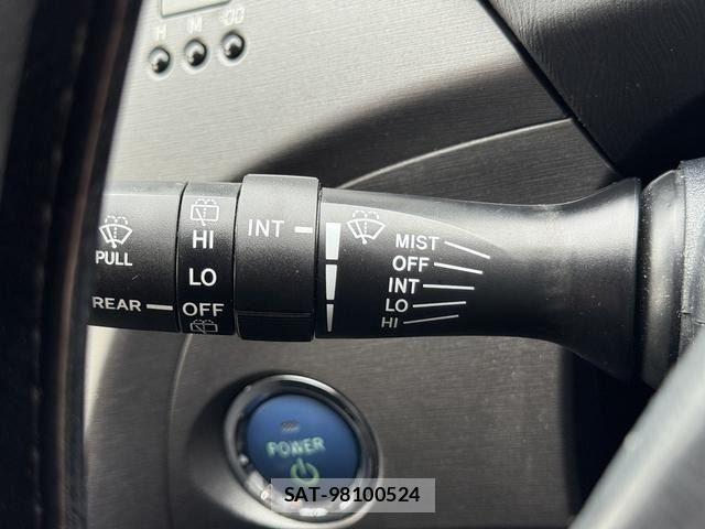 Toyota PRIUS 2014-02 8881647-14