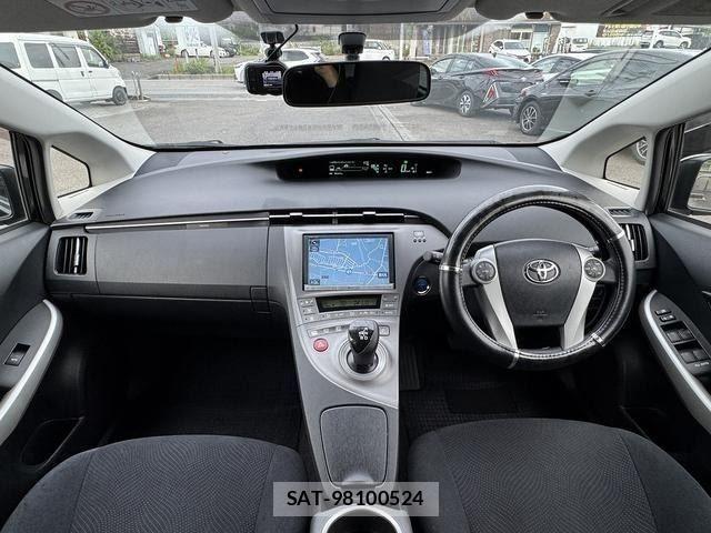 Toyota PRIUS 2014-02 8881647-1