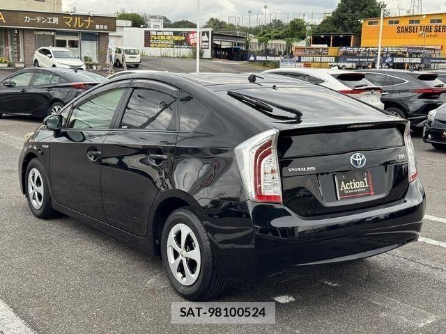 Toyota PRIUS 2014-02 8881647-3