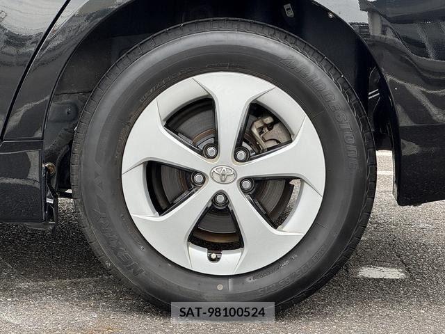 Toyota PRIUS 2014-02 8881647-7