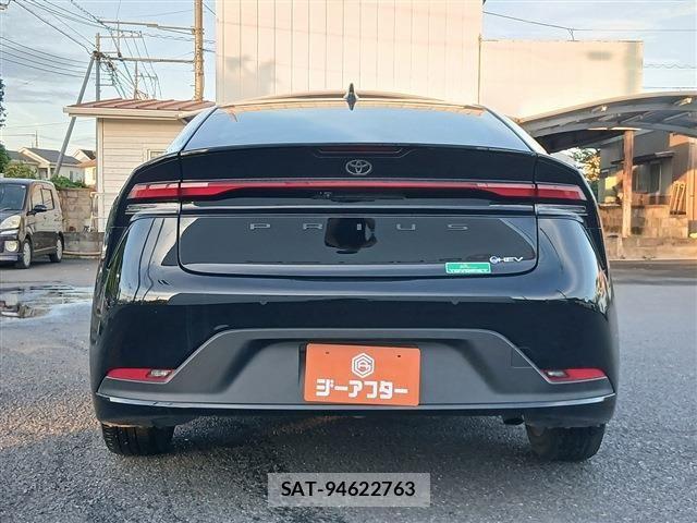 Toyota PRIUS 2023-06 8881599-9