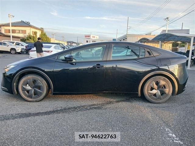 Toyota PRIUS 2023-06 8881599-10