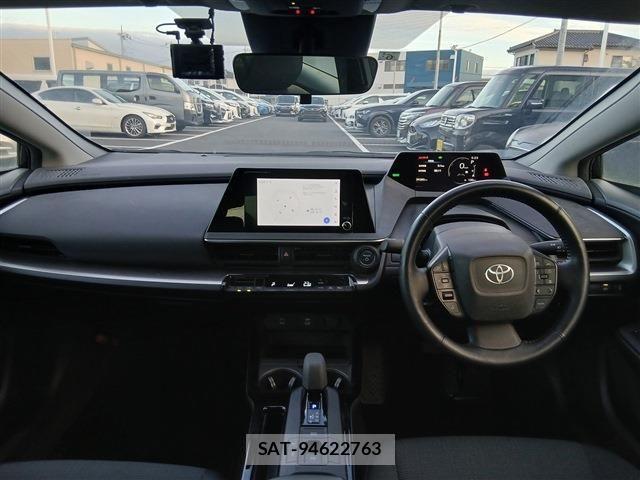 Toyota PRIUS 2023-06 8881599-16