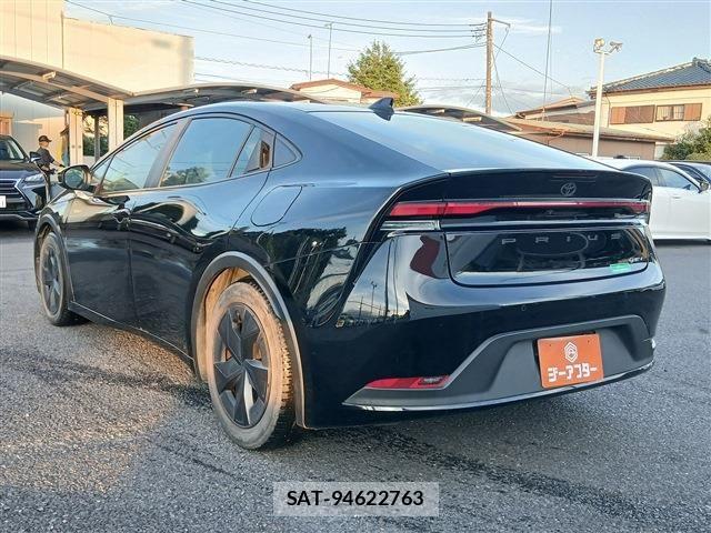 Toyota PRIUS 2023-06 8881599-22