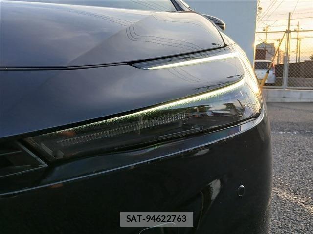 Toyota PRIUS 2023-06 8881599-26