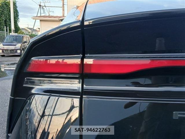 Toyota PRIUS 2023-06 8881599-27