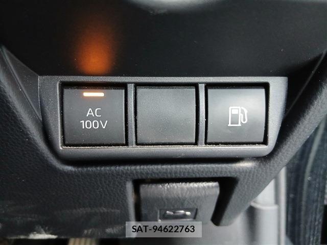 Toyota PRIUS 2023-06 8881599-5