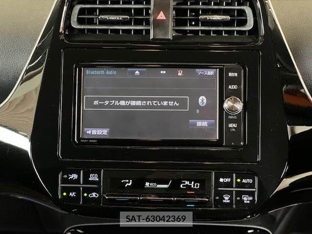 Toyota PRIUS 2016-08 8881630-11