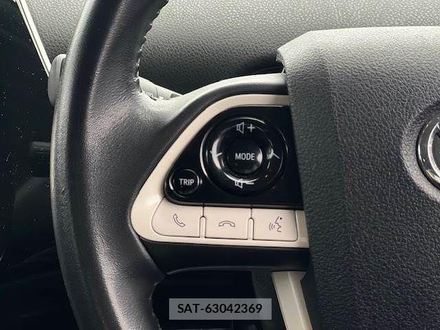 Toyota PRIUS 2016-08 8881630-14