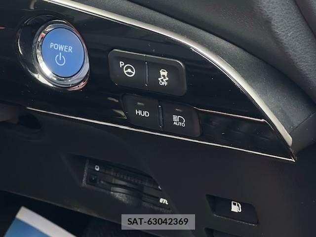 Toyota PRIUS 2016-08 8881630-16