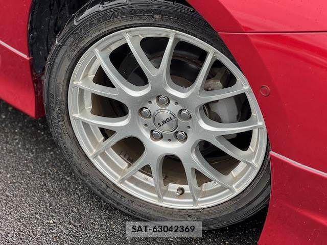 Toyota PRIUS 2016-08 8881630-2
