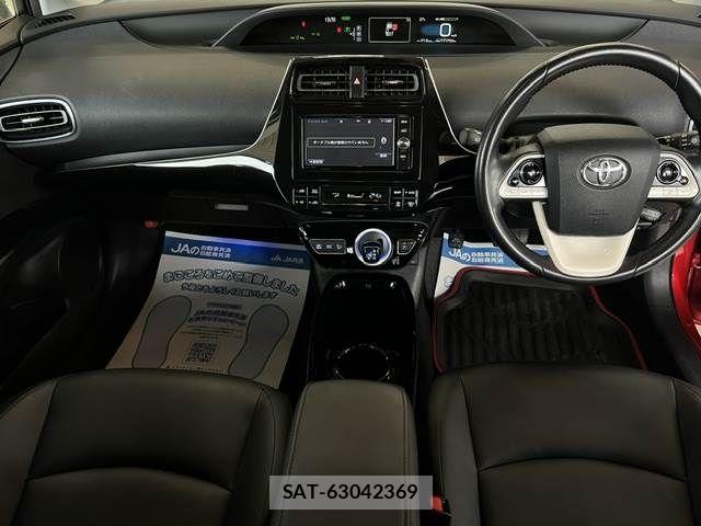 Toyota PRIUS 2016-08 8881630-3