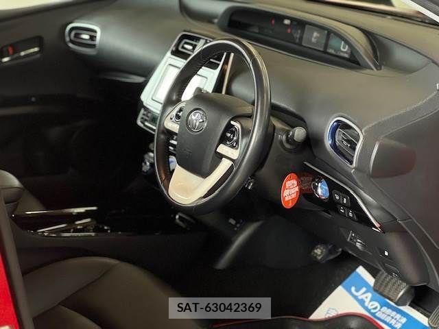 Toyota PRIUS 2016-08 8881630-6