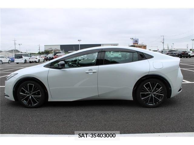 Toyota PRIUS 2023-09 8881590-13