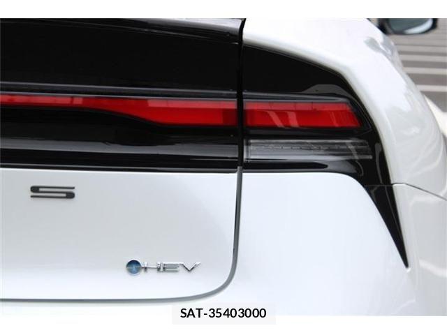 Toyota PRIUS 2023-09 8881590-16