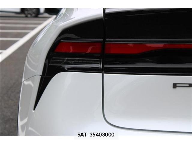 Toyota PRIUS 2023-09 8881590-17