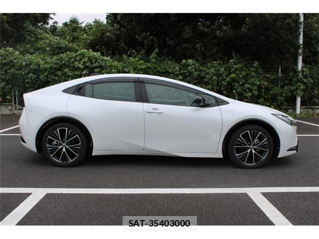 Toyota PRIUS 2023-09 8881590-21