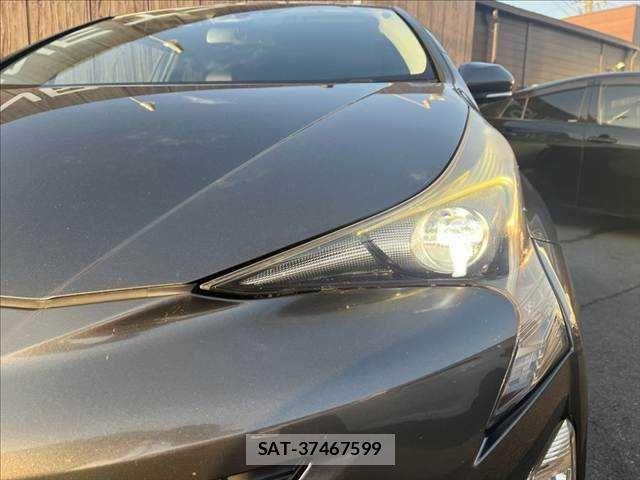 Toyota PRIUS 2016-03 8881625-9