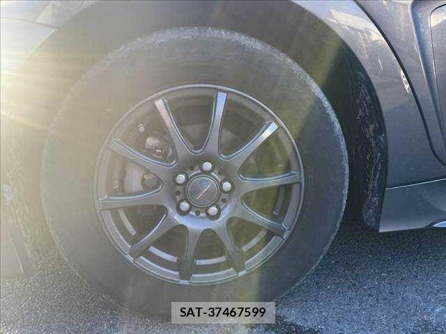 Toyota PRIUS 2016-03 8881625-11