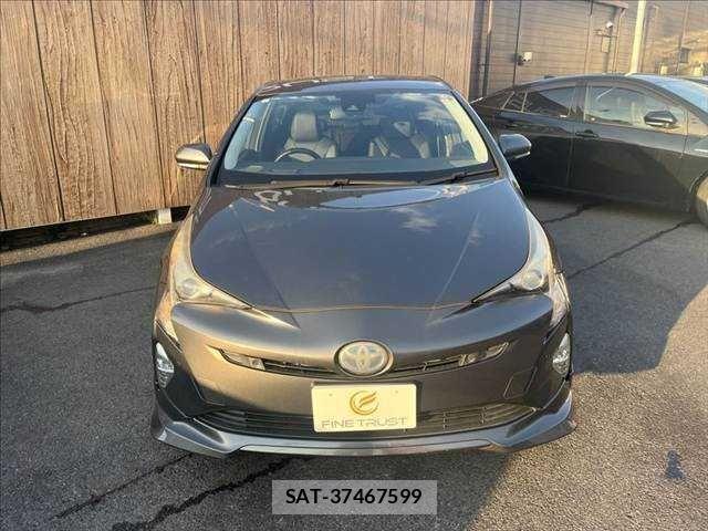 Toyota PRIUS 2016-03 8881625-12