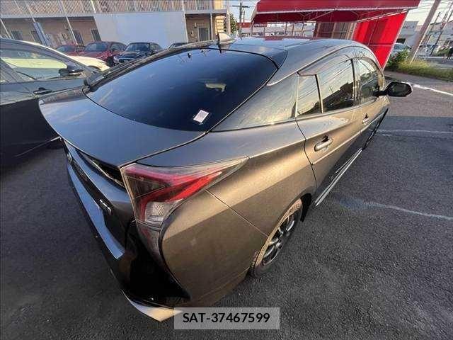 Toyota PRIUS 2016-03 8881625-15