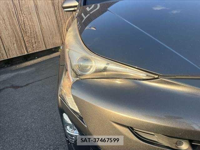 Toyota PRIUS 2016-03 8881625-20