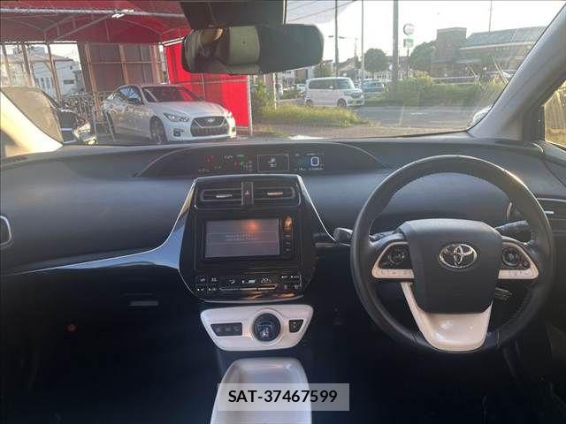 Toyota PRIUS 2016-03 8881625-2