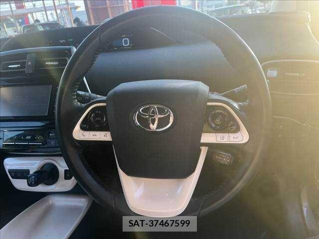 Toyota PRIUS 2016-03 8881625-8