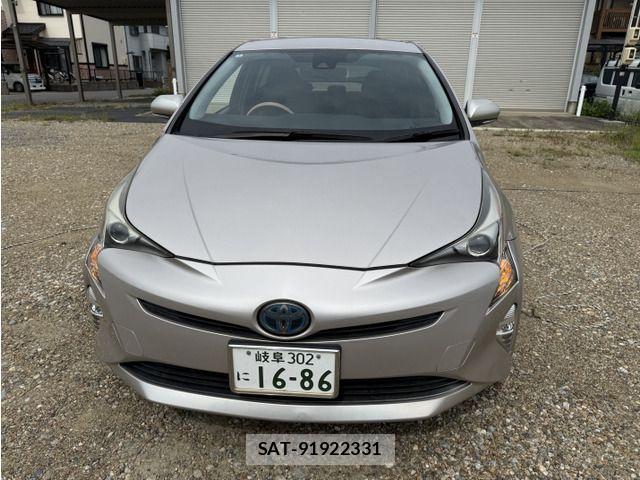 Toyota PRIUS 2016-03 8881644-11