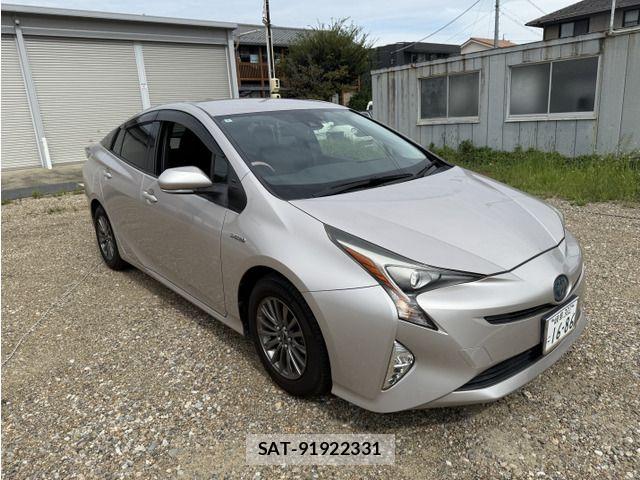 Toyota PRIUS 2016-03 8881644-1