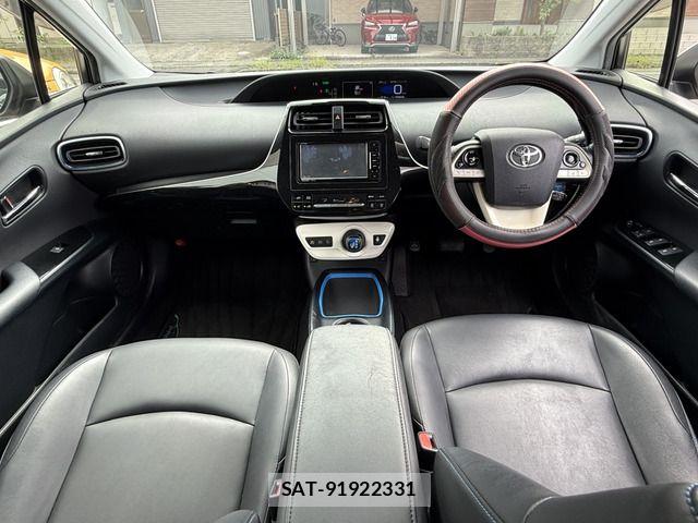Toyota PRIUS 2016-03 8881644-6