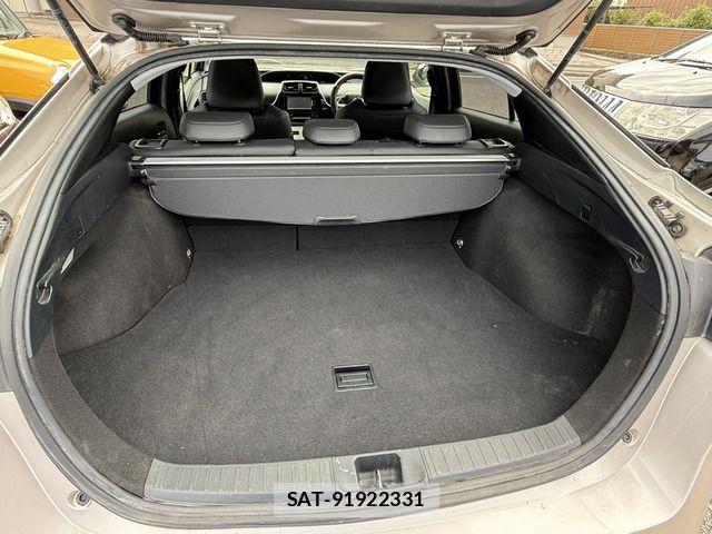 Toyota PRIUS 2016-03 8881644-8