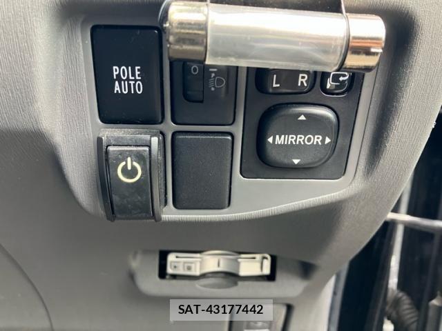 Toyota PRIUS 2009-09 8881675-12