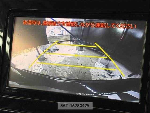 Toyota PRIUS 2016-03 8881628-13