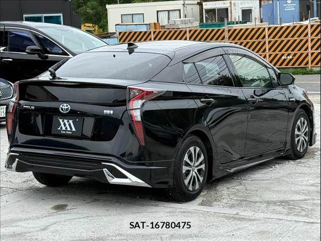 Toyota PRIUS 2016-03 8881628-5