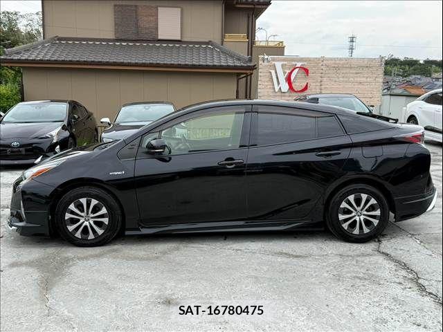 Toyota PRIUS 2016-03 8881628-7
