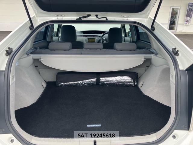 Toyota PRIUS 2010-09 8881668-12