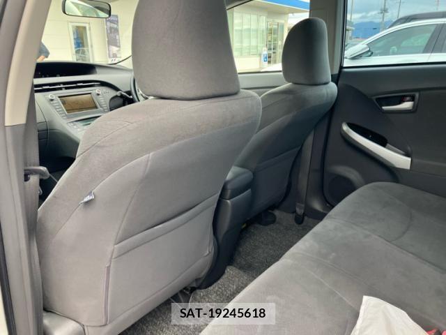 Toyota PRIUS 2010-09 8881668-14