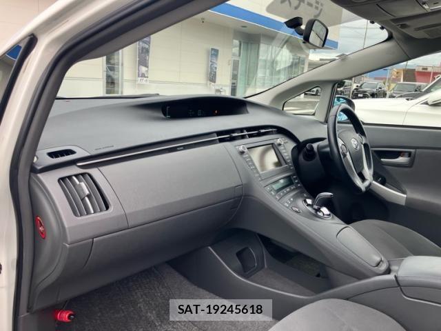 Toyota PRIUS 2010-09 8881668-16