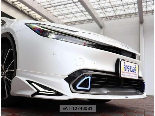 Toyota PRIUS 2023-02 8881584-24