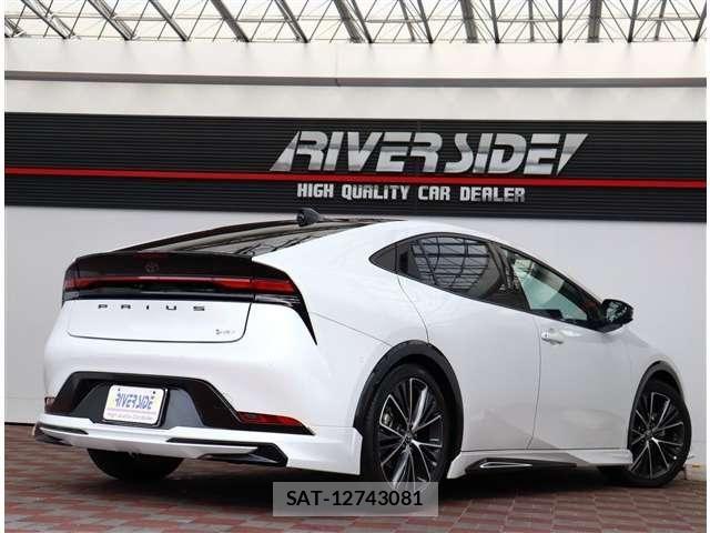 Toyota PRIUS 2023-02 8881584-26
