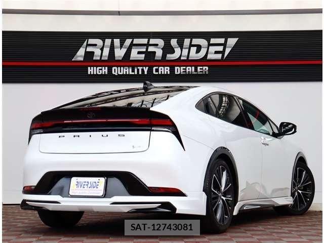 Toyota PRIUS 2023-02 8881584-2