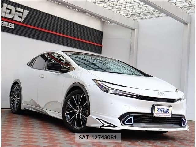 Toyota PRIUS 2023-02 8881584-3