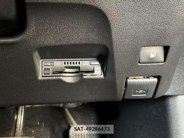 Toyota PRIUS 2017-06 8881616-12
