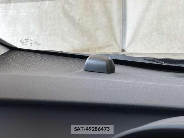 Toyota PRIUS 2017-06 8881616-13