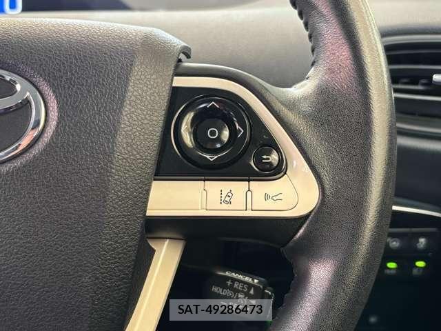 Toyota PRIUS 2017-06 8881616-6