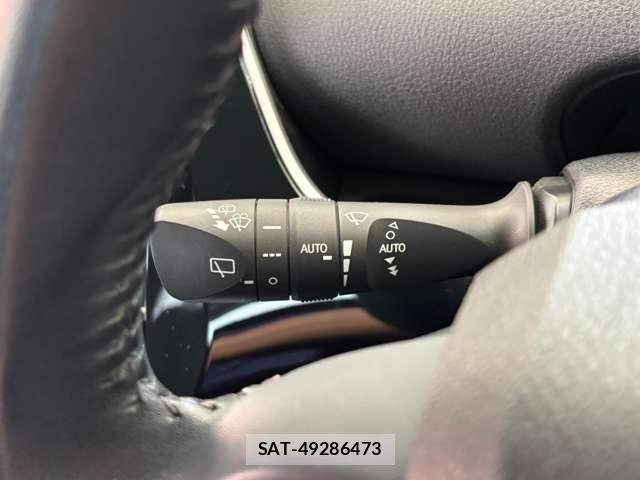 Toyota PRIUS 2017-06 8881616-7